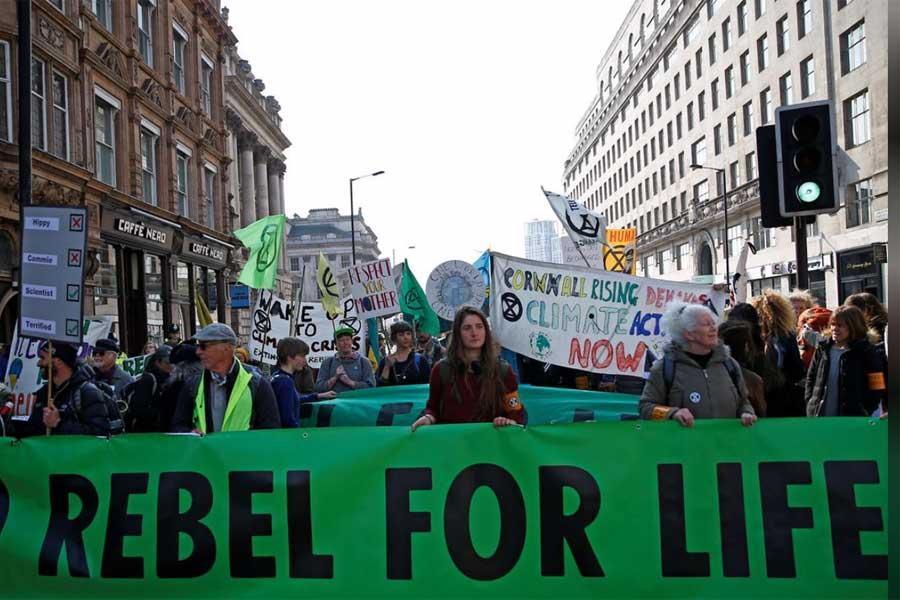 فعالان محیط زیست درلندن تظاهرات کردند