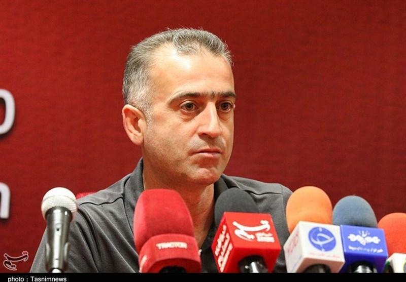 کمالوند: 4 هفته است بدشانسی می آوریم، تیر دروازه با ما لجبازی کمالوند: 4 هفته است بدشانسی می آوریم، تیر دروازه با ما لجبازی می نماید!