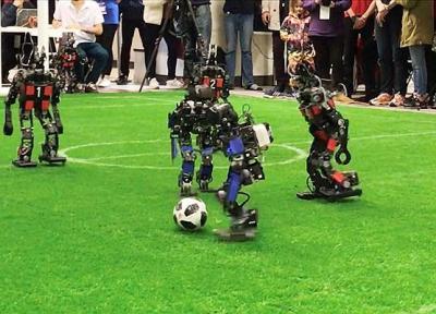 تیم ربات انسان نمای دانشگاه آزاد قزوین در مسابقات روبوکاپ آسیا مقام دوم کسب کرد