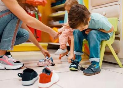 توصیه های مهم هنگام کفش خریدن برای بچه ها
