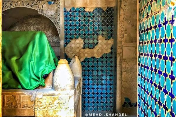 عمارت پیربکران؛ دروازه ای به سوی عرفان و معنویت عمارت پیربکران؛ دروازه ای به سوی عرفان و معنویت